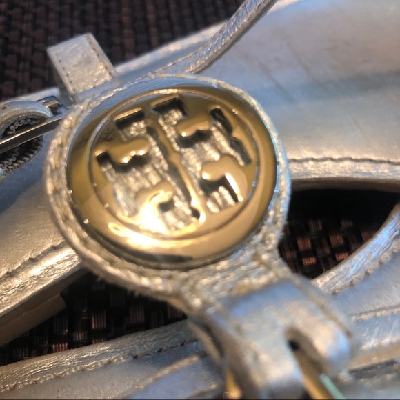 Tory Burch Silver Sandals Size 8.5 - Picture 3 of 8